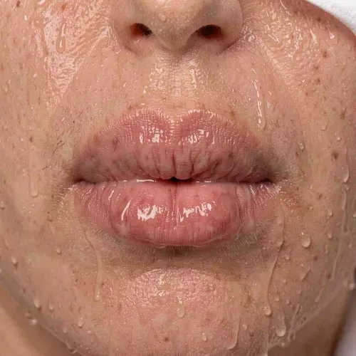snofs close up of a very wet shaved vagina, flappy lips SNOFS